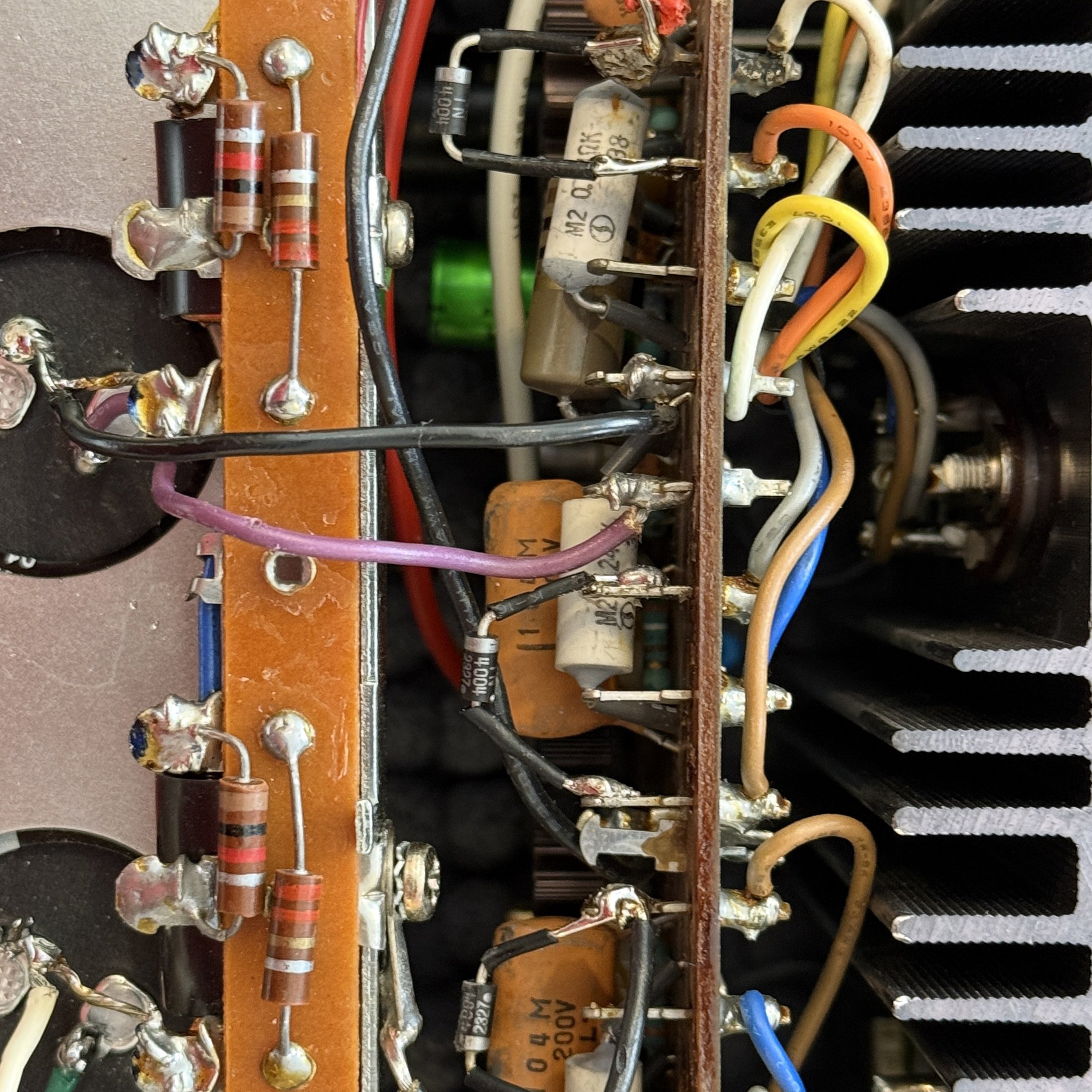 1060-9.jpg
